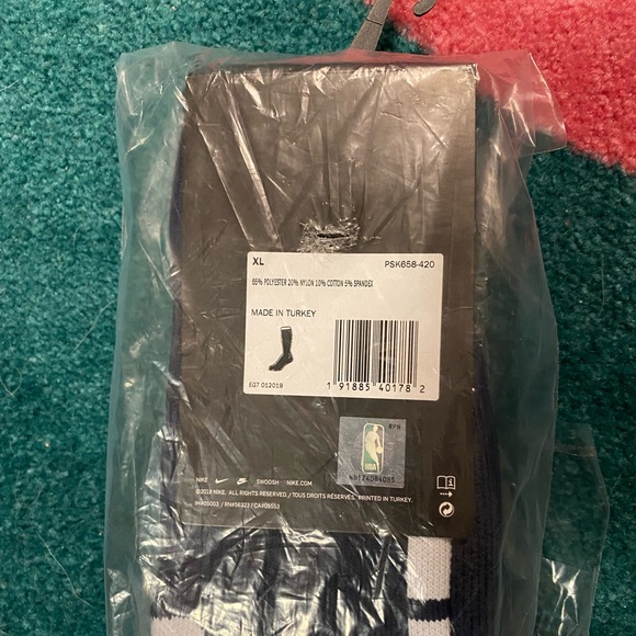 Nike NBA game-issue GI grip power over calf socks - Picture 2 of 4